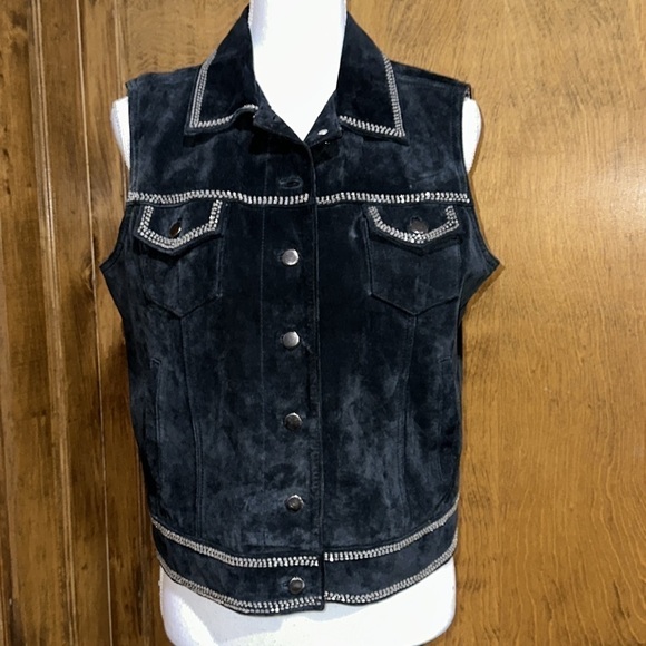 Saguaro Black Suede with Removable Faux Fur Collar and Beading Detail Vest - EUC - Picture 2 of 10